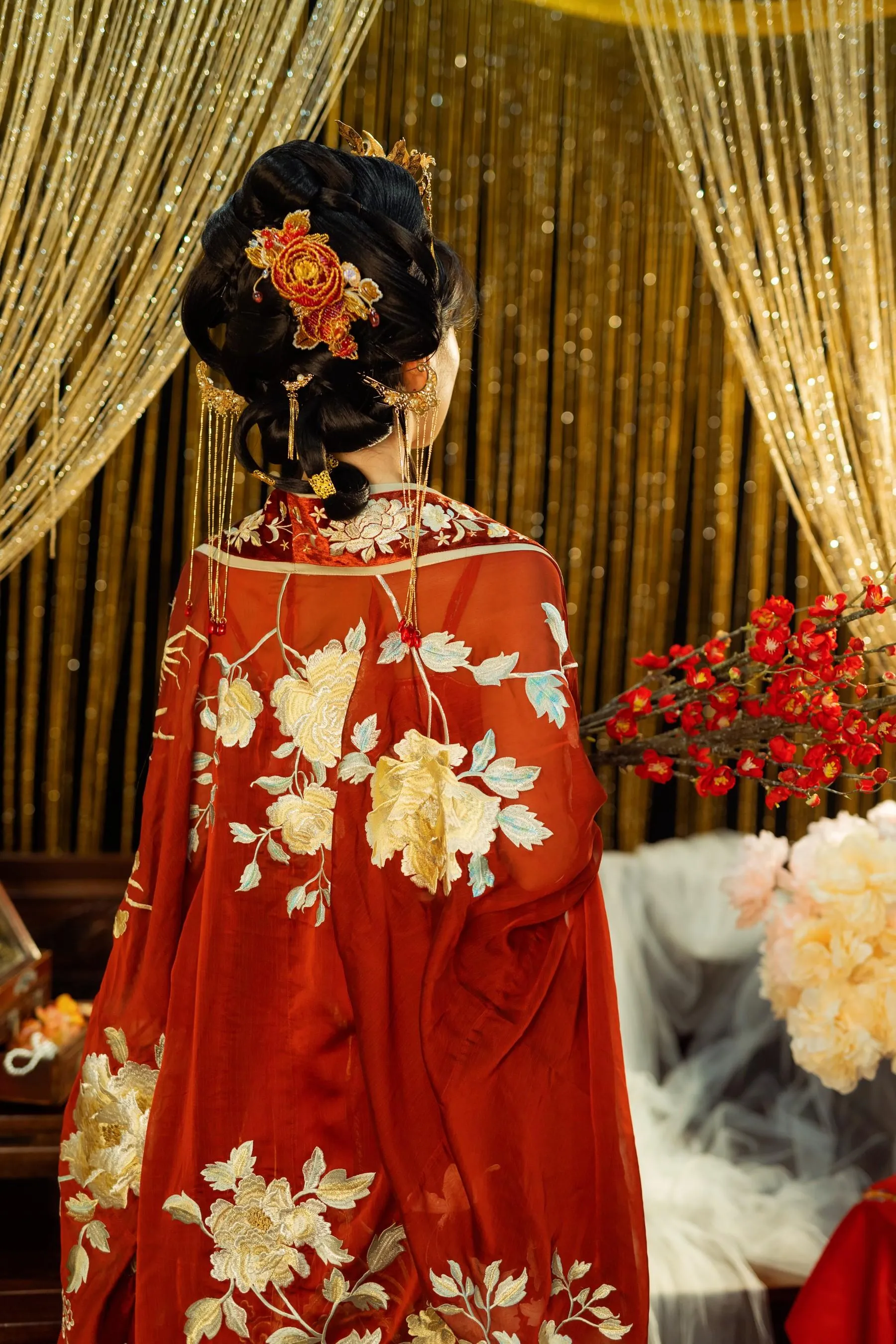 [YITUYU艺图语]2022.09.05 红衣娘子 相望回首喵喵喵 [48P]插图